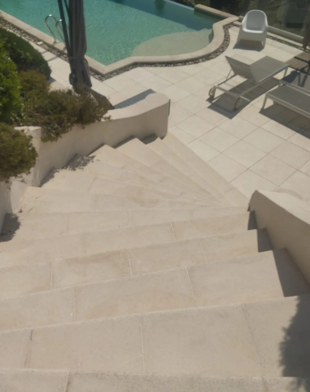 Terrasse et piscine nettoyées, Côte d'Azur
